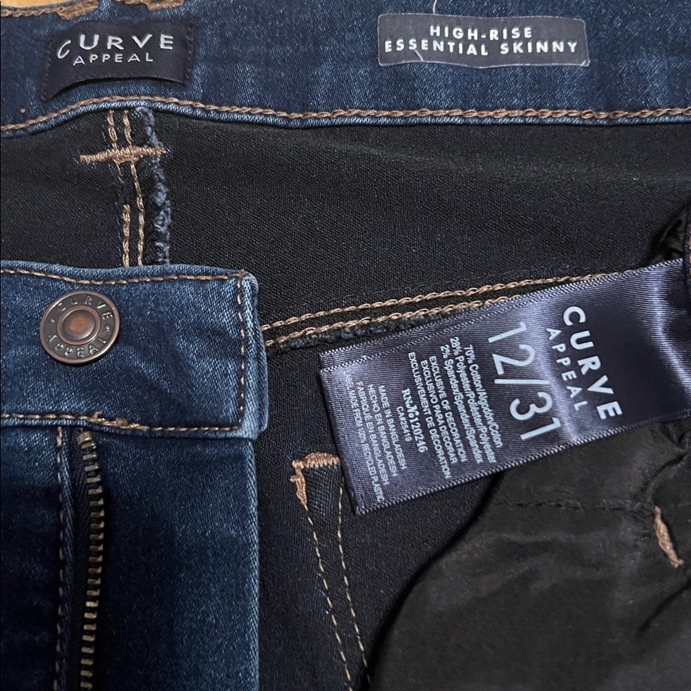 Women's Skinny Jeans in Dark Blue Stretch Denim - Picture 3 of 4